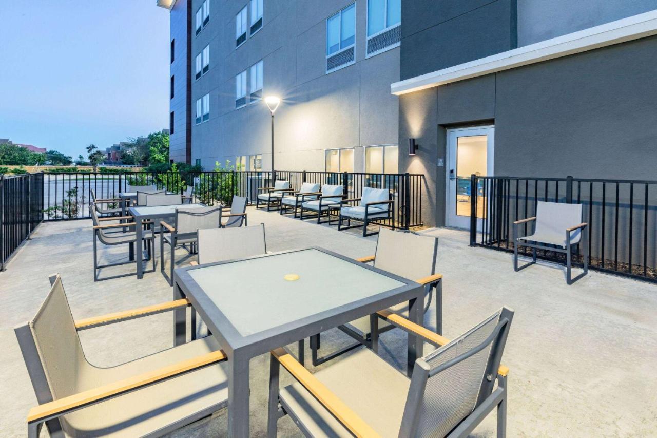 La Quinta Inn & Suites By Wyndham Texas City I 45 מראה חיצוני תמונה